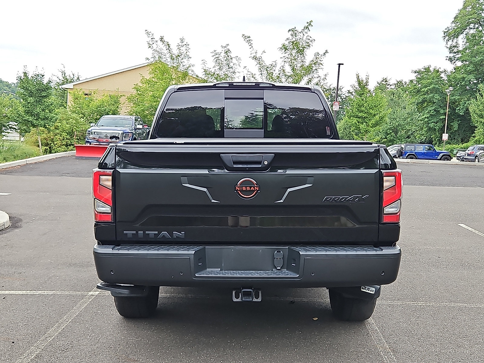 Certified 2024 Nissan Titan PRO-4X w/ Pro-4x Convenience Package AWD/4WD image 5
