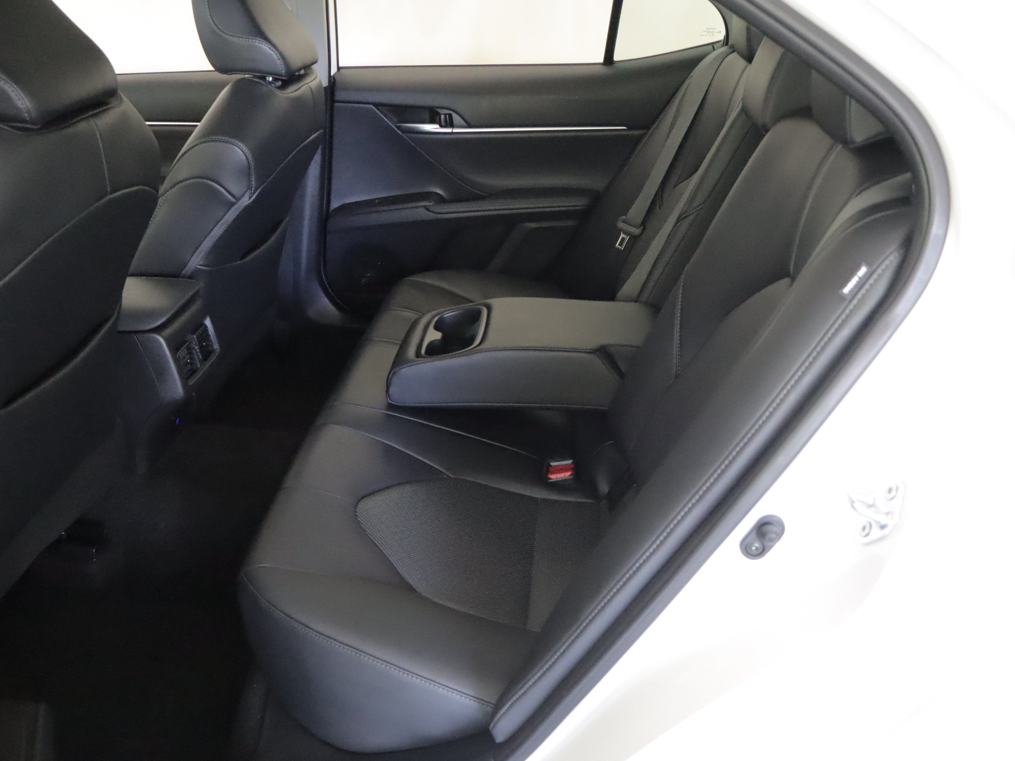 Used 2024 Toyota Camry XLE w/ Cold Weather Package AWD/4WD image 9
