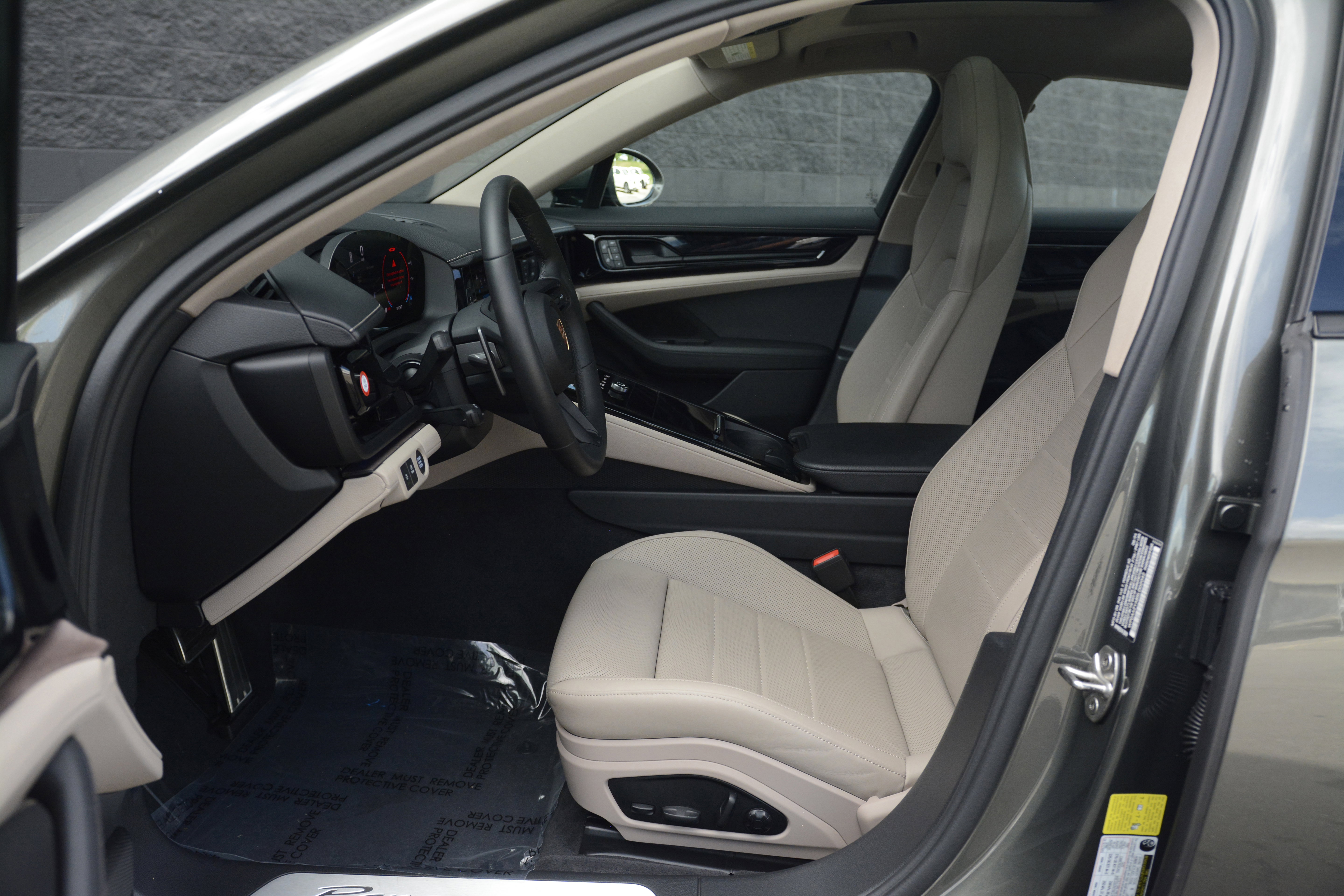 Certified 2025 Porsche Panamera 4 image 15