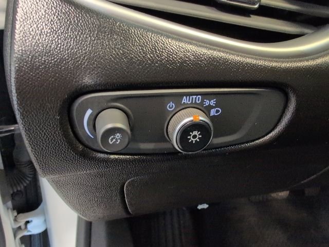 Used 2022 Chevrolet Malibu LT FWD image 17