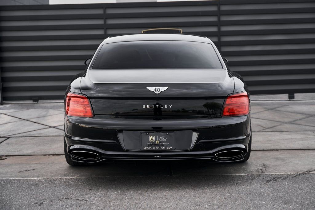 Used 2025 Bentley Flying Spur Plug-In Hybrid image 17