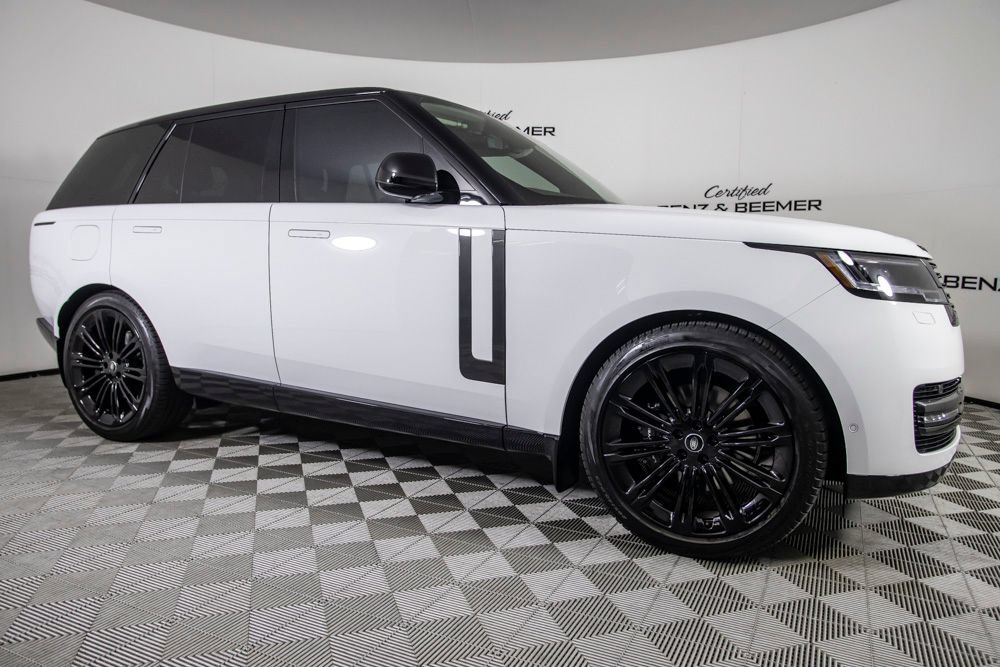 Used 2024 Land Rover Range Rover SE AWD/4WD image 2