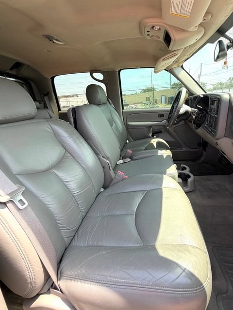 Used 2005 Chevrolet Avalanche Z71 w/ Preferred Equipment Group AWD/4WD image 15