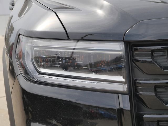 Used 2023 GMC Acadia SLT w/ Elevation Edition image 10