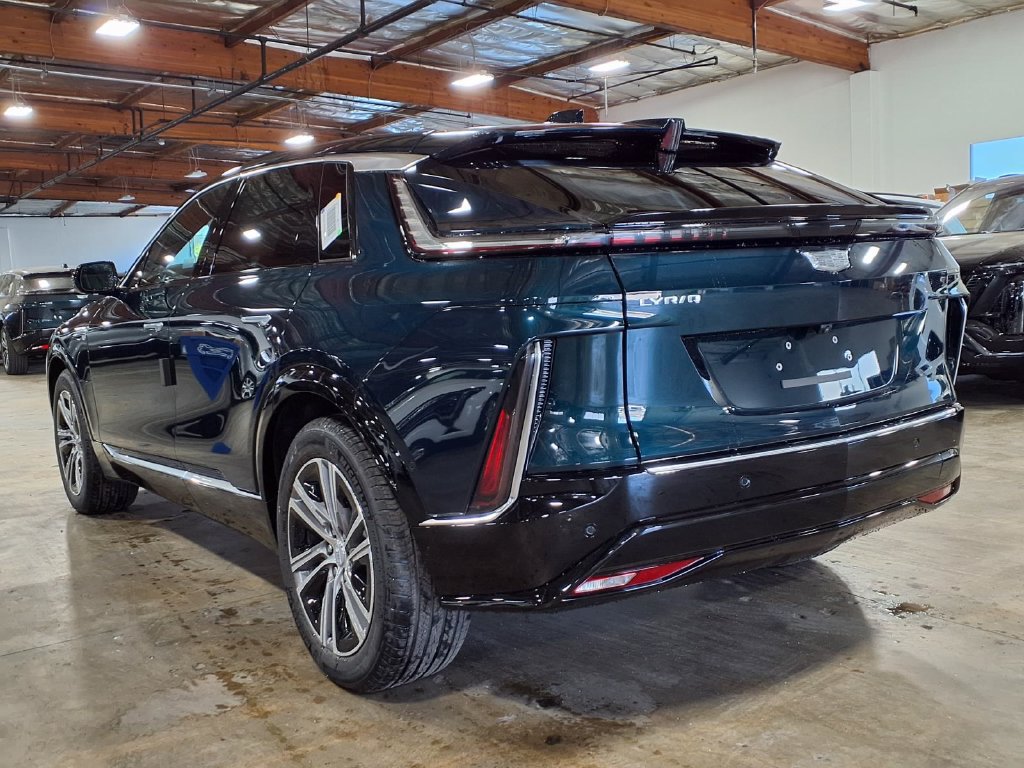 New 2027 Cadillac Lyriq Luxury RWD image 9