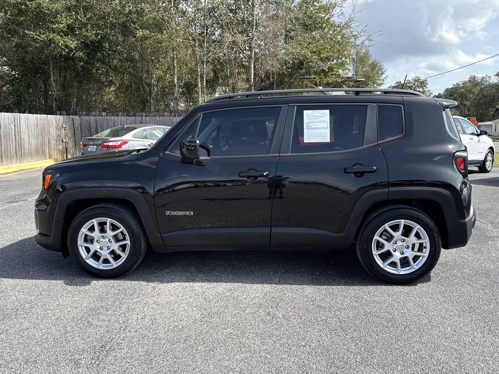 Used 2020 Jeep Renegade Latitude image 2