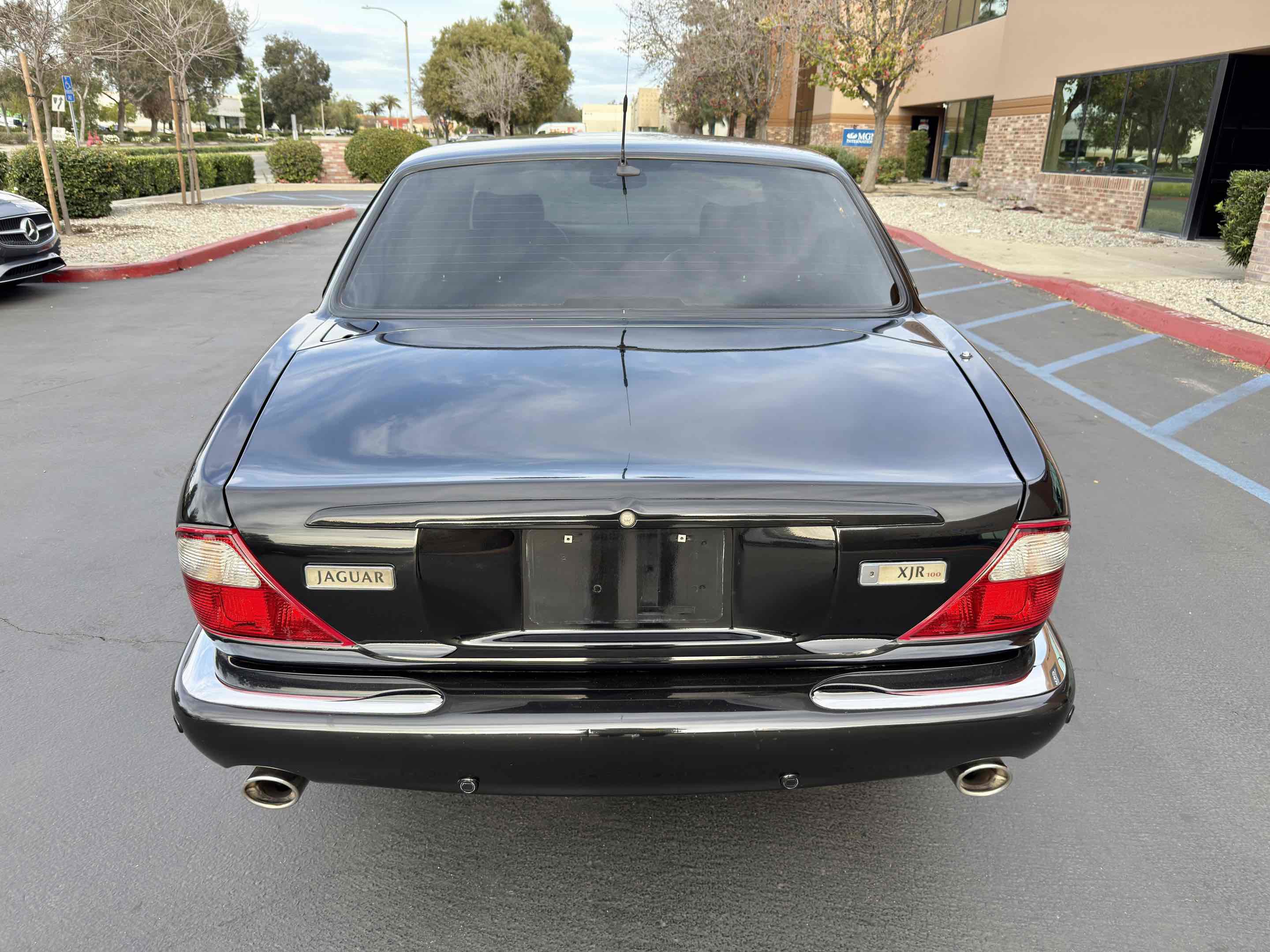 Used 2002 Jaguar XJ8 image 19