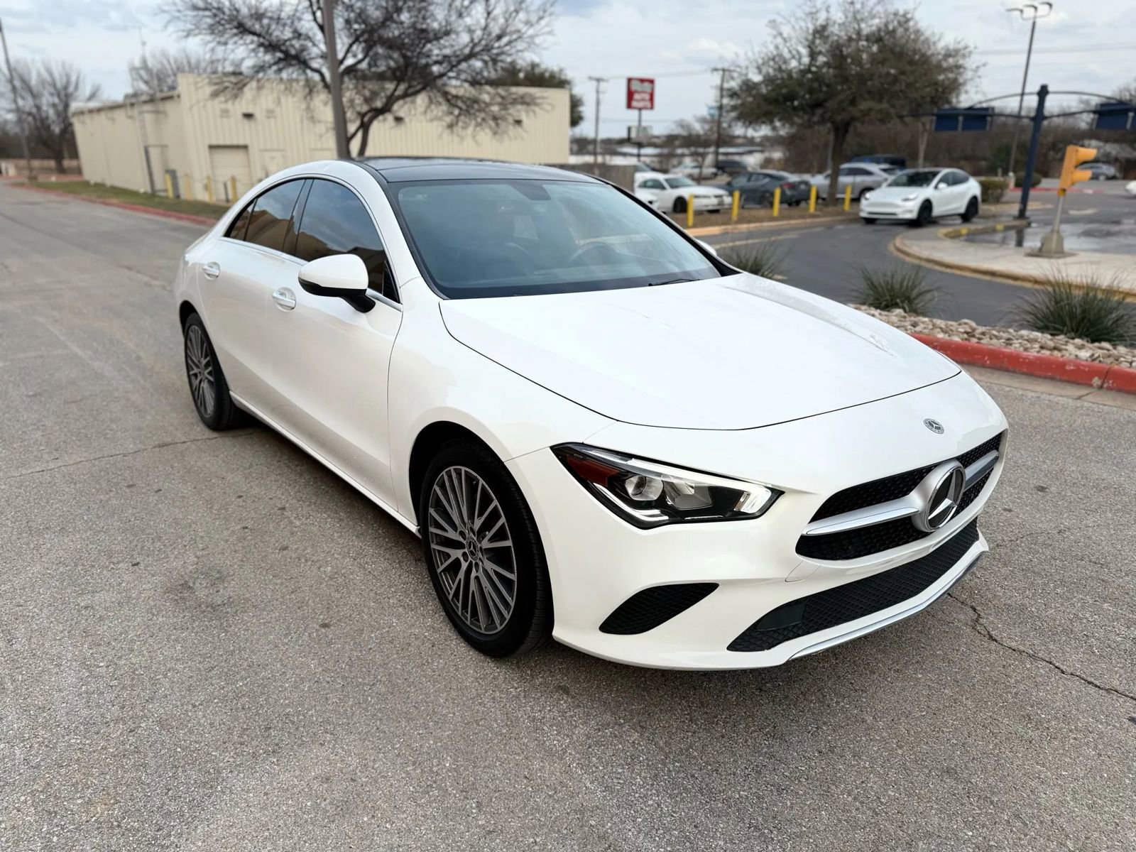 Used 2021 Mercedes-Benz CLA 250 image 3