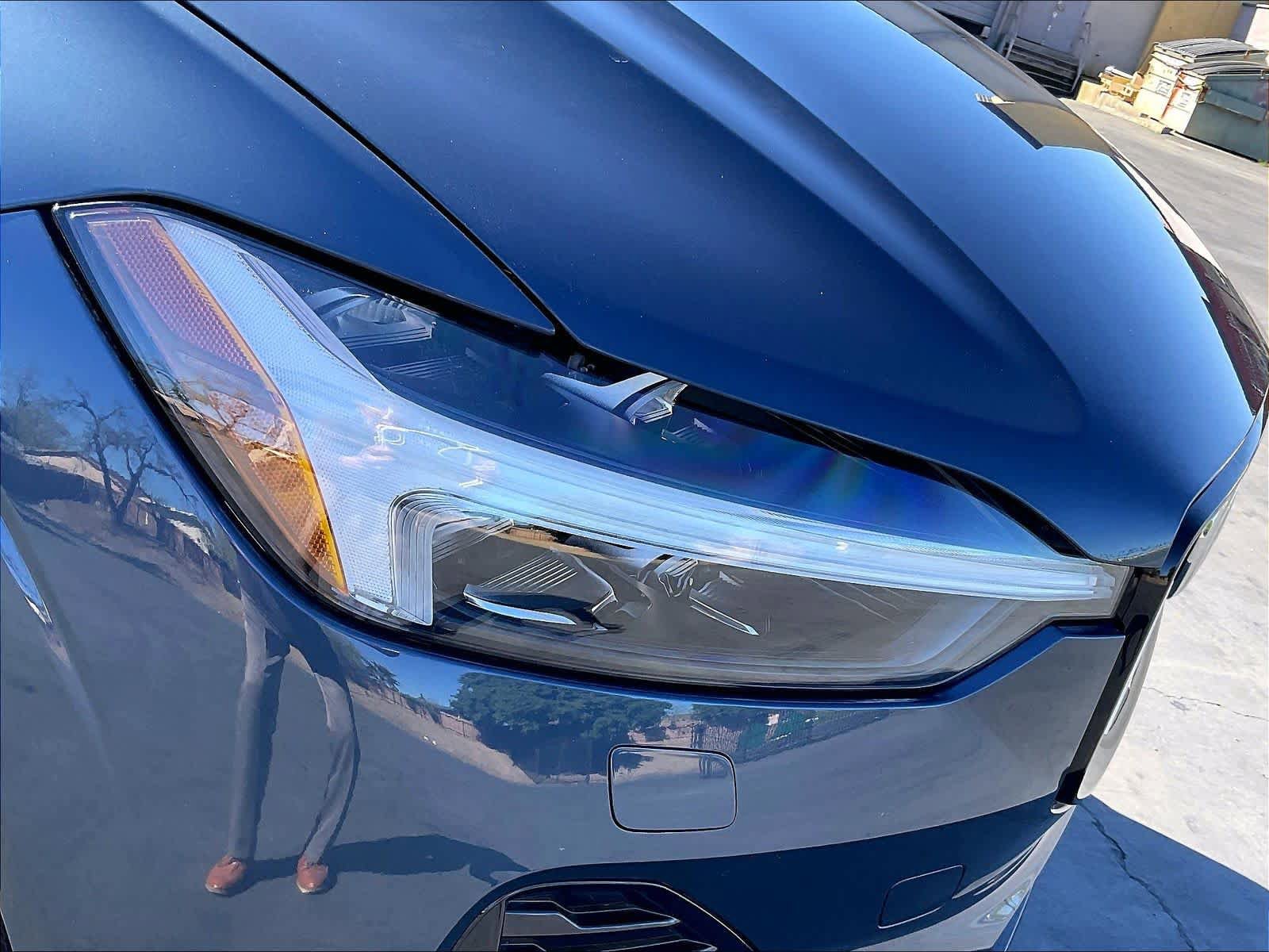 New 2025 Volvo XC60 B5 Core w/ Protection Package Premier image 32