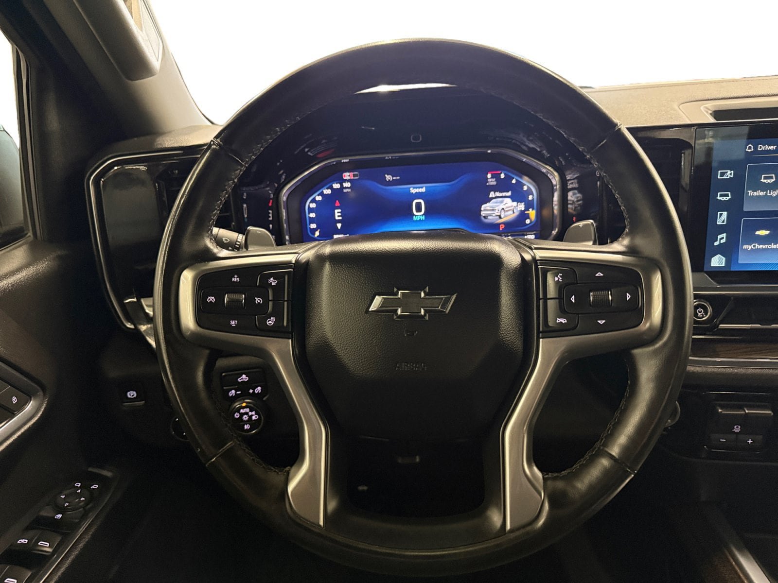 Used 2024 Chevrolet Silverado 1500 RST AWD/4WD image 16
