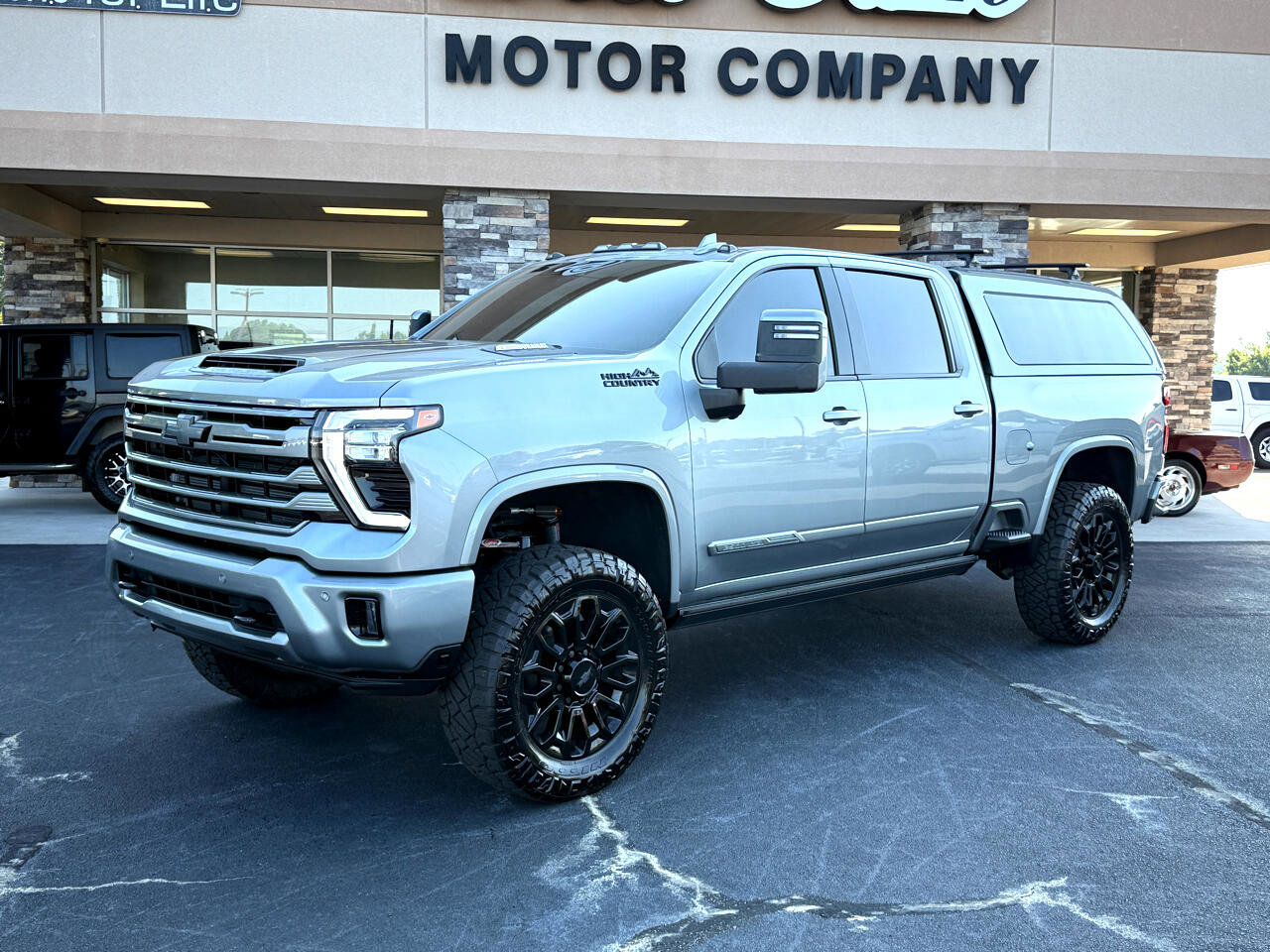 Used 2024 Chevrolet Silverado 2500 High Country w/ High Country Premium Package image 2