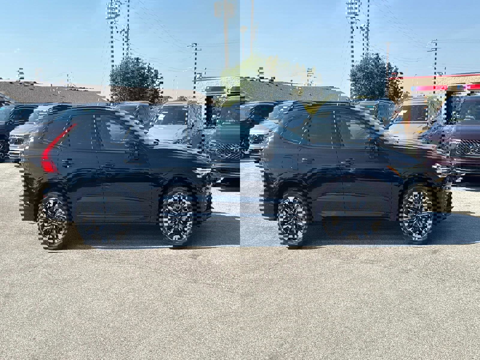 New 2026 Volvo XC60 B5 Plus w/ Climate Package image 4