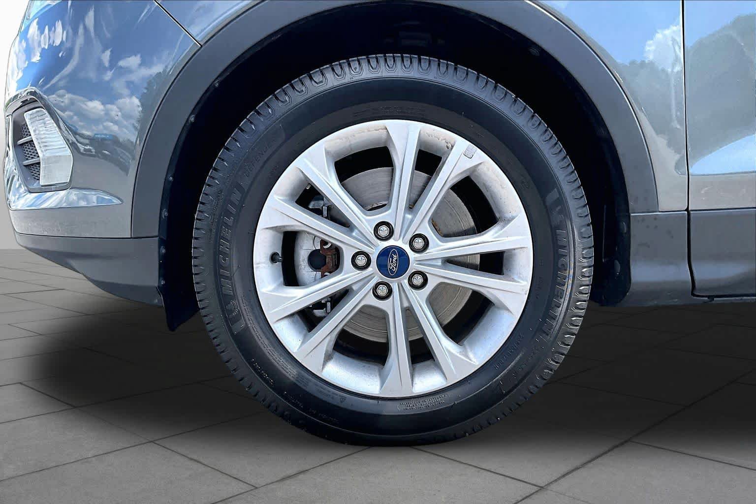 Used 2019 Ford Escape SEL AWD/4WD image 11