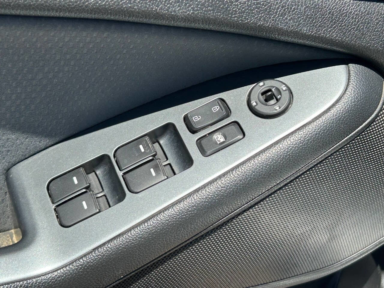 Used 2015 Kia Optima LX FWD image 26