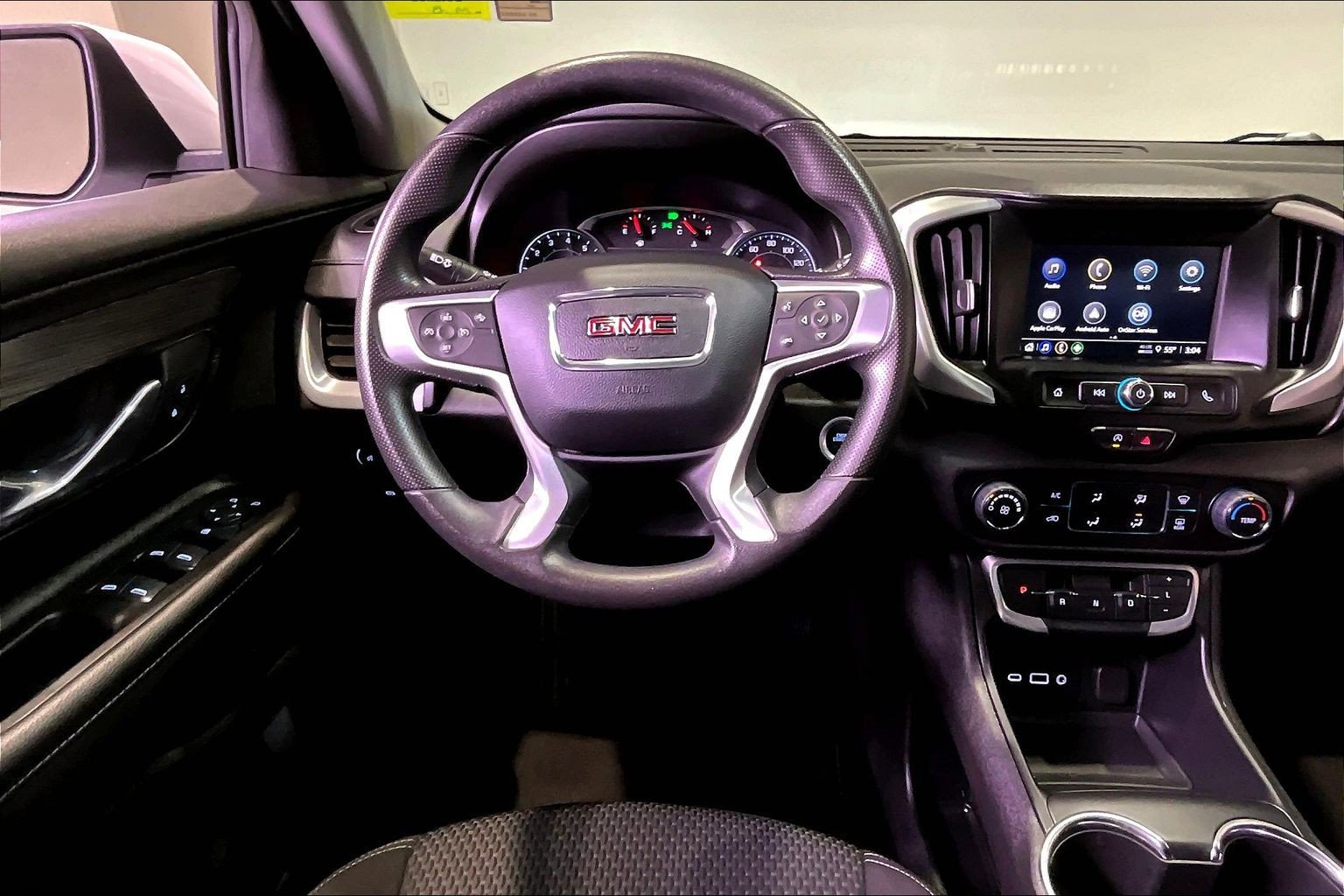 Used 2024 GMC Terrain SLE image 8