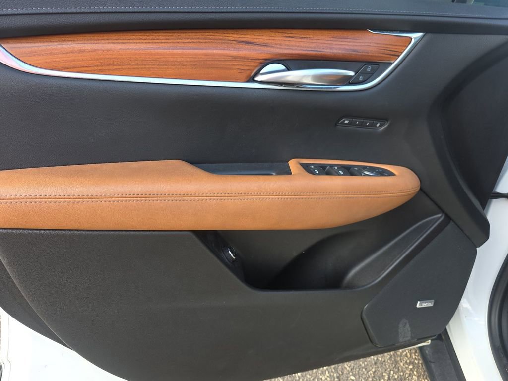 Used 2021 Cadillac XT5 Premium Luxury image 11