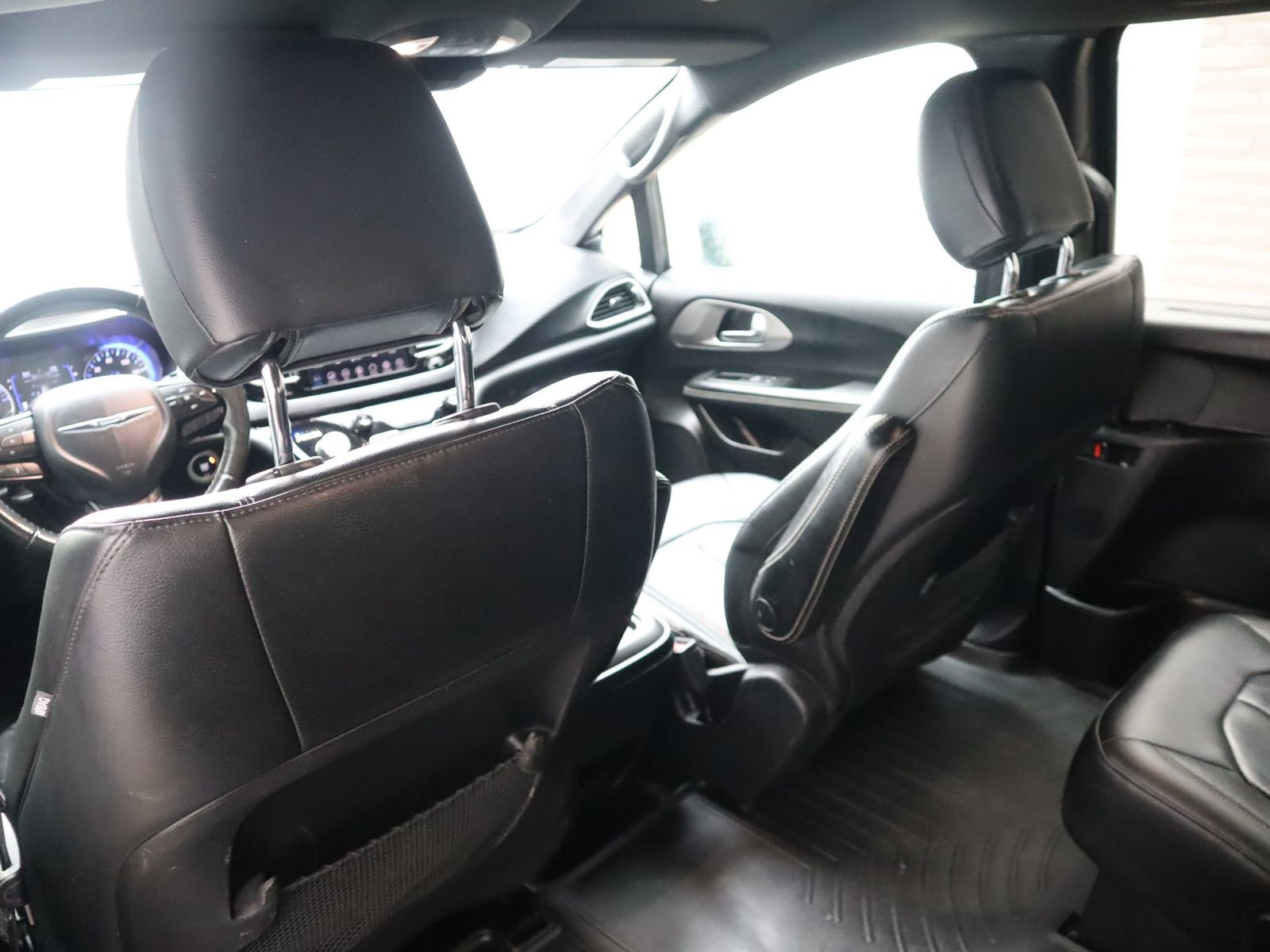 Used 2020 Chrysler Pacifica Touring-L AWD/4WD image 41
