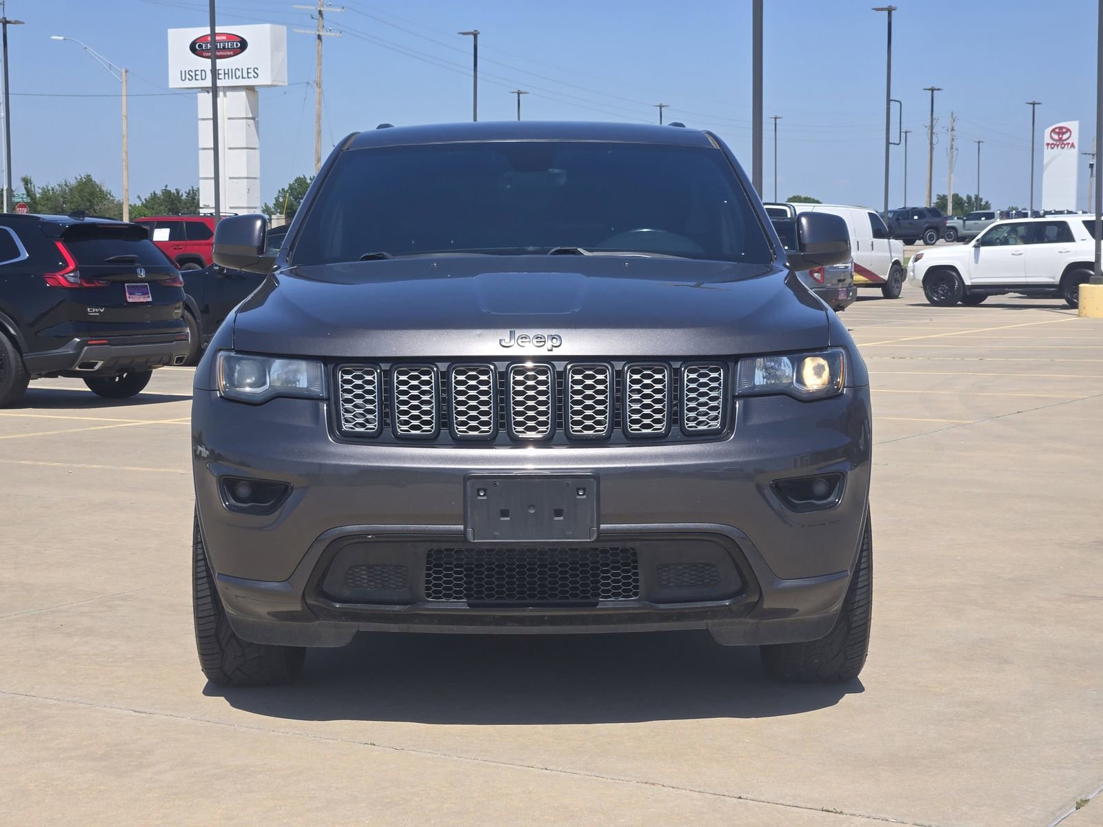 Used 2018 Jeep Grand Cherokee Altitude RWD image 6