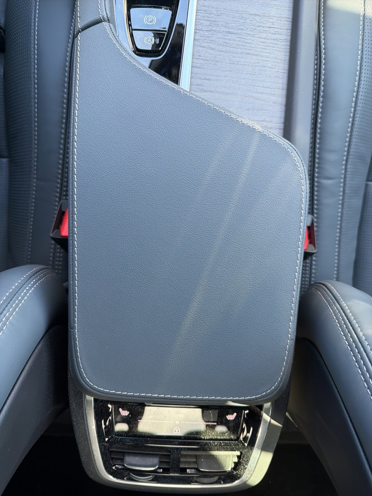 Used 2024 Volvo XC90 T8 Ultimate w/ Protection Package Premier image 41