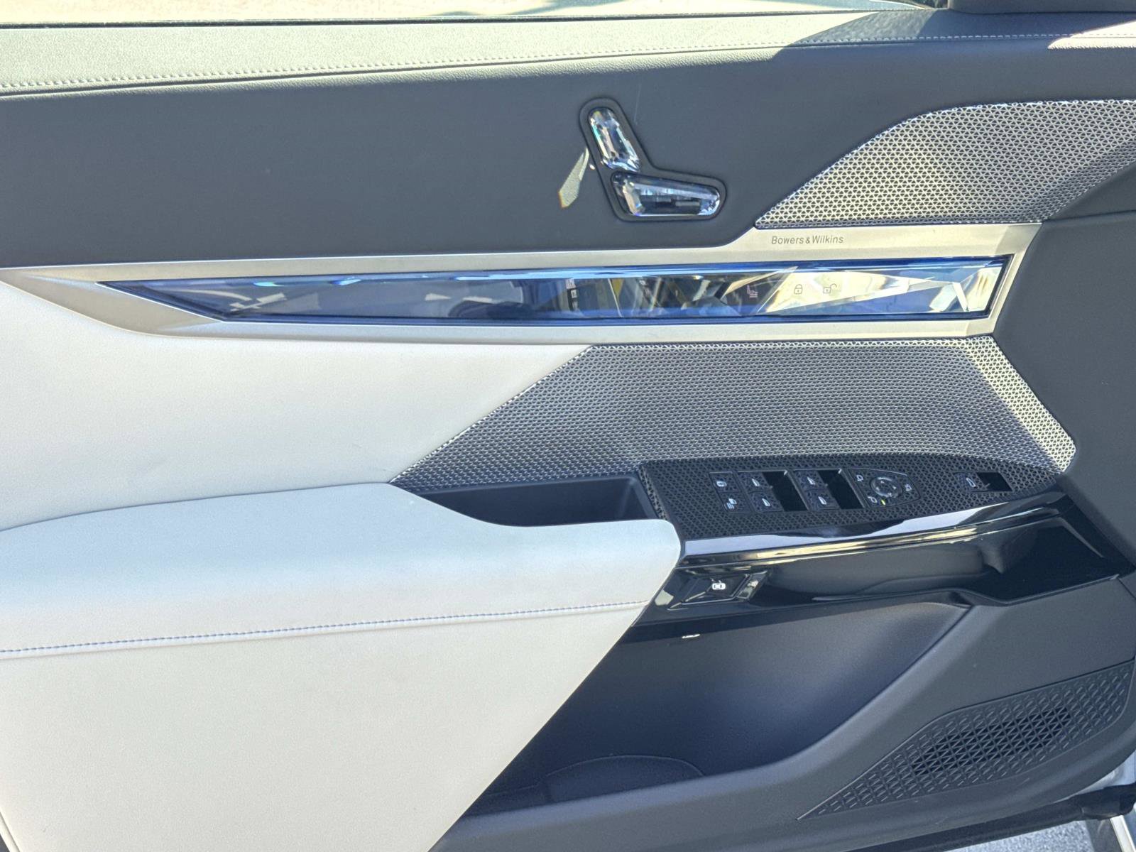 Used 2025 BMW i7 eDrive50 image 12