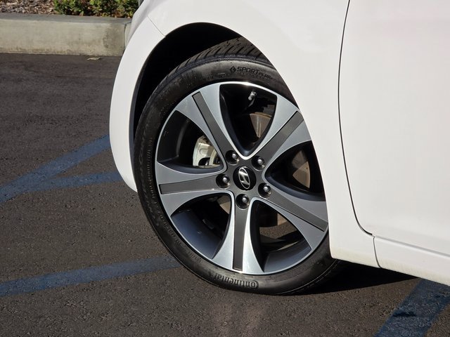 Used 2016 Hyundai Elantra Sport image 13