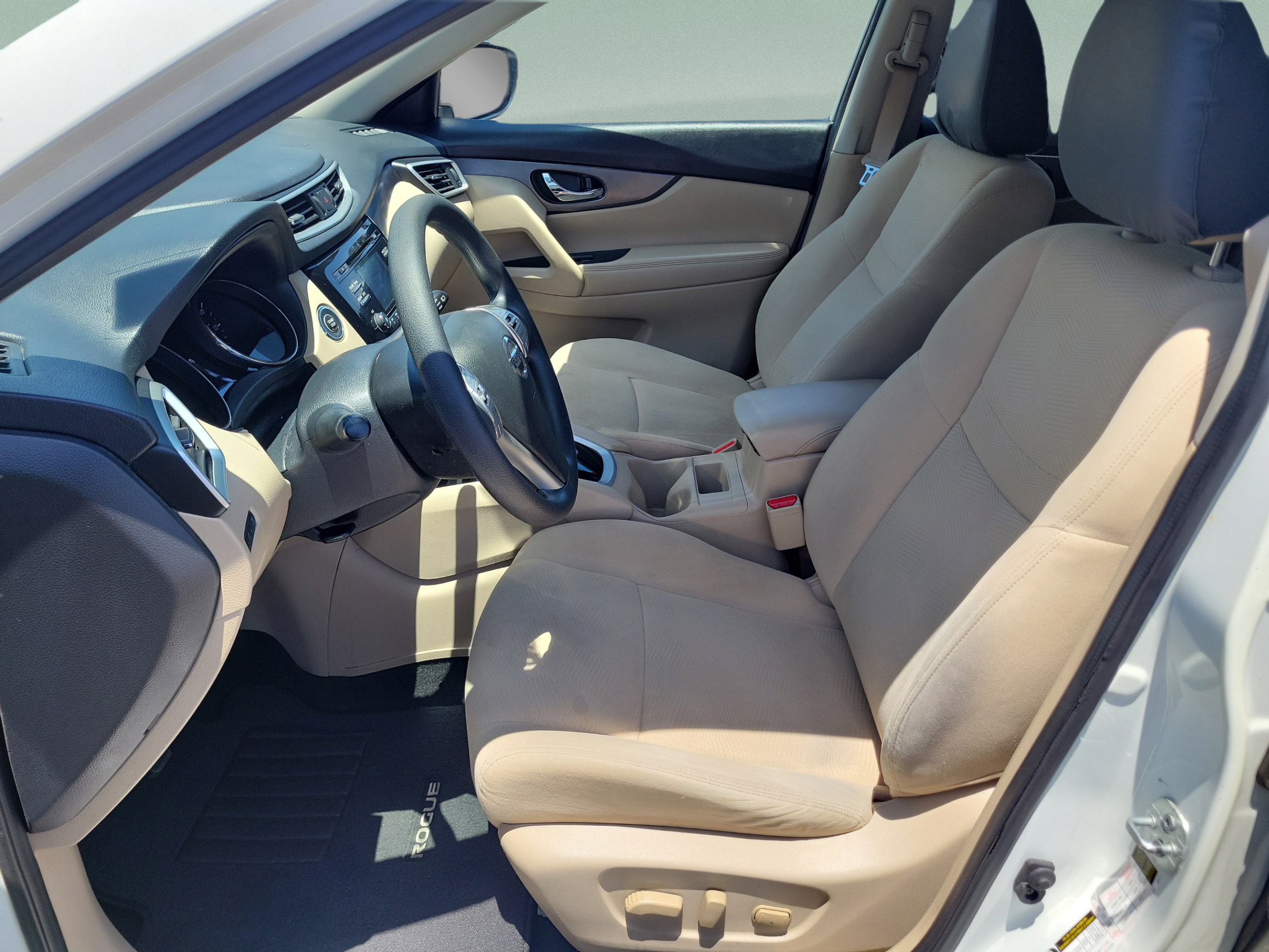 Used 2016 Nissan Rogue SV FWD image 23
