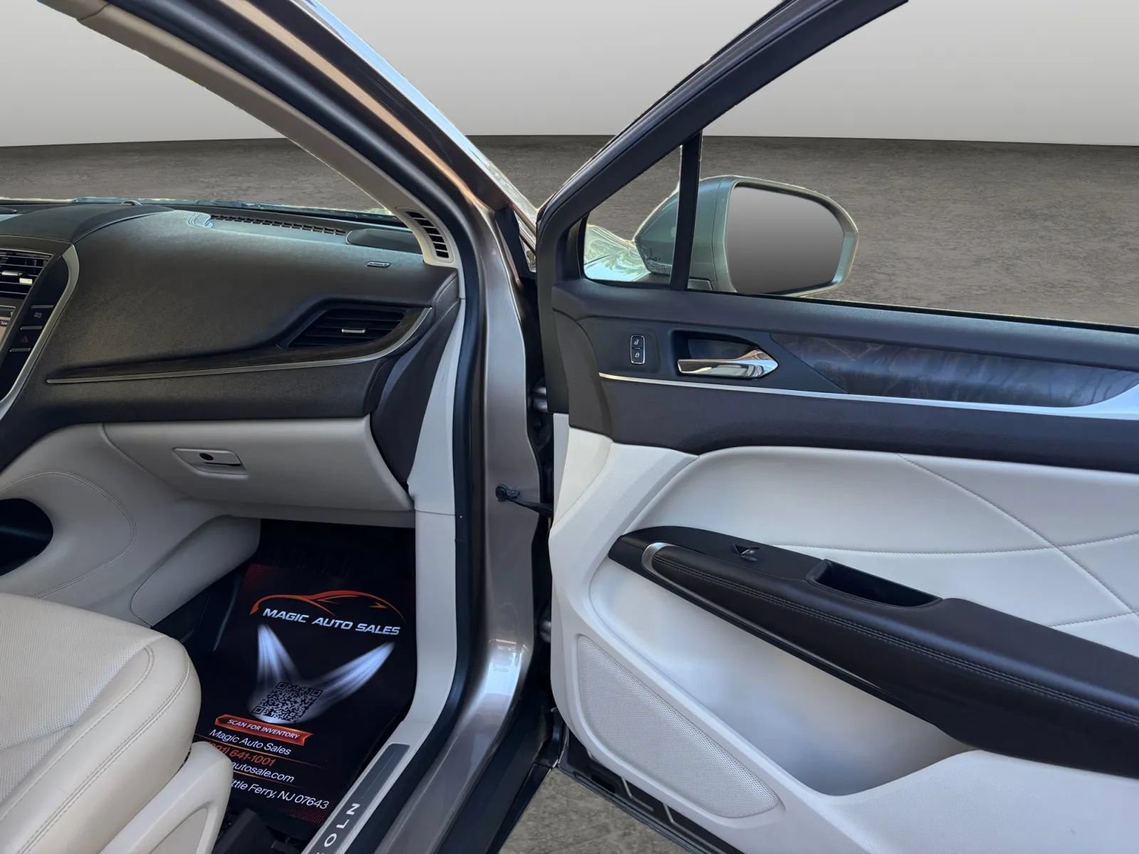 Used 2019 Lincoln MKC Reserve AWD/4WD image 19