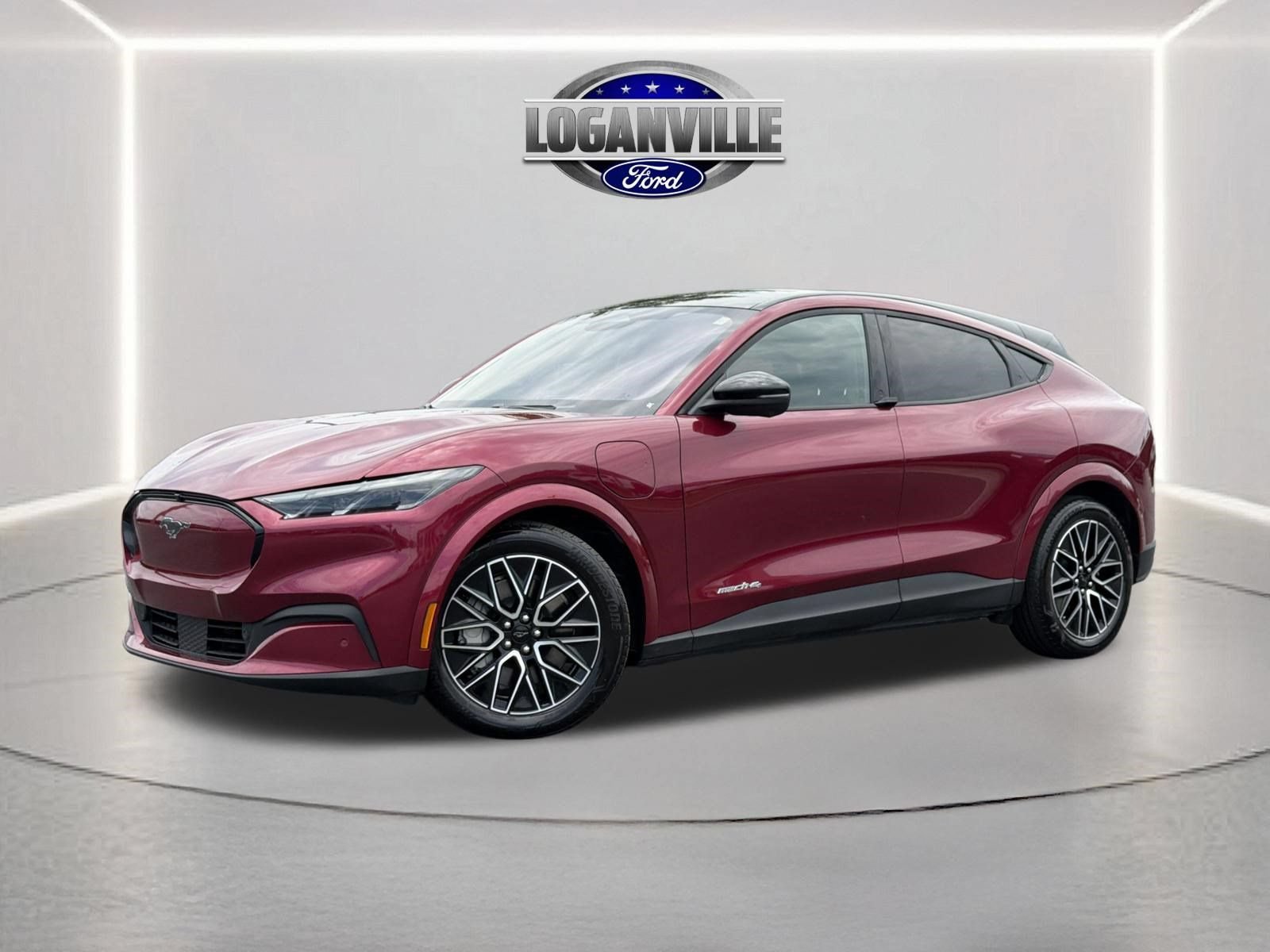 Certified 2025 Ford Mustang Mach-E Premium AWD/4WD image 1