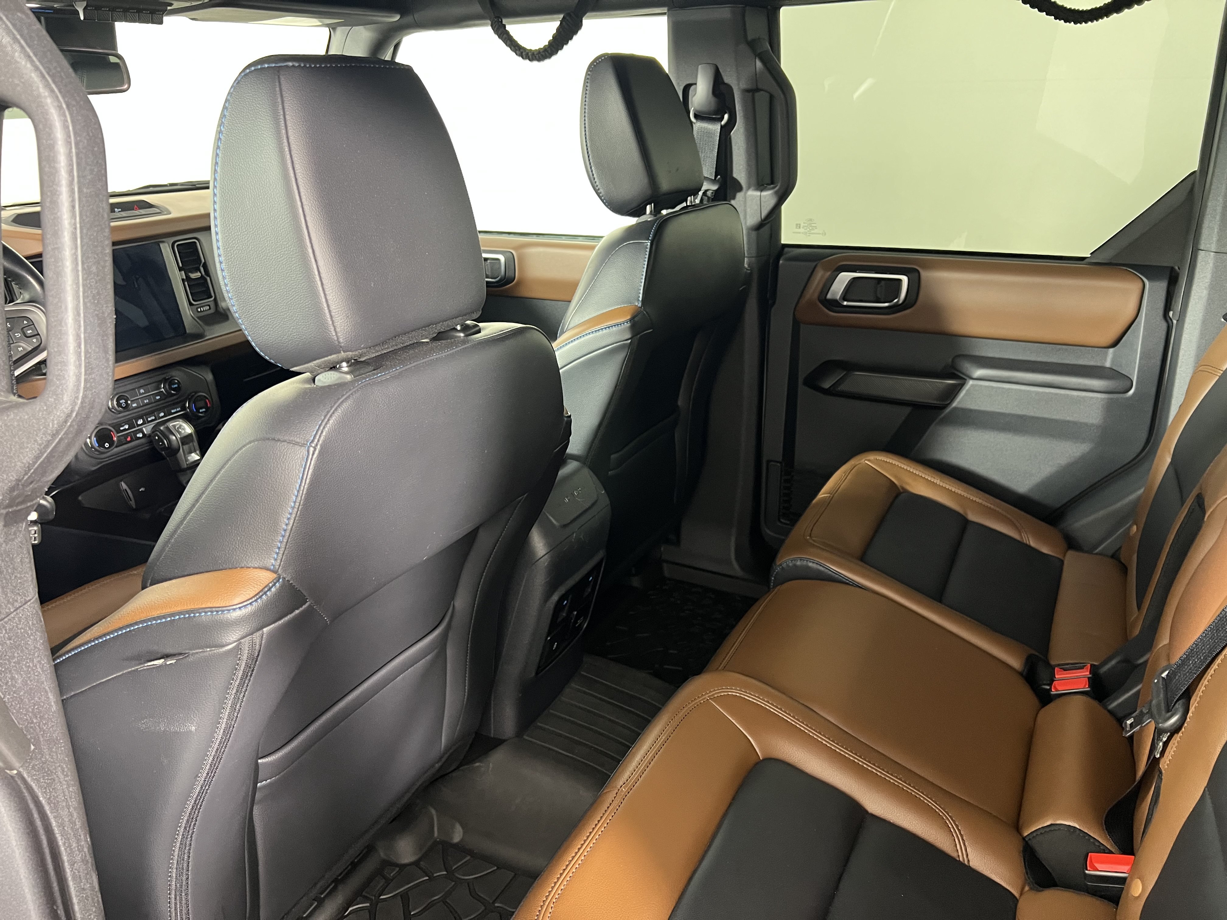 Used 2024 Ford Bronco Outer Banks AWD/4WD image 18