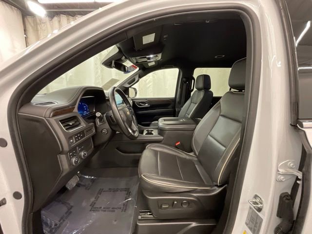 Used 2024 Chevrolet Suburban Premier AWD/4WD image 10