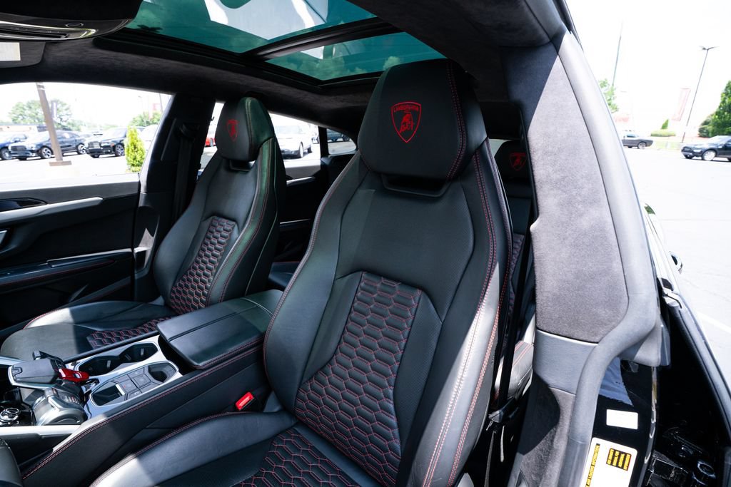 Used 2021 Lamborghini Urus AWD/4WD image 33