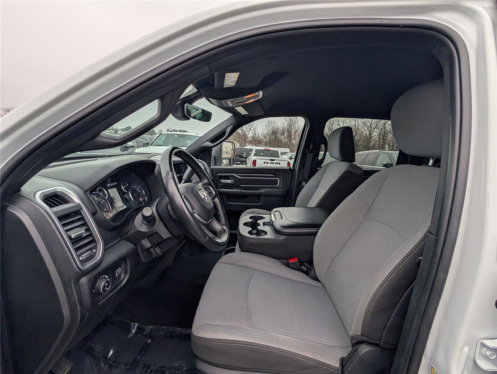 Used 2024 RAM 3500 Big Horn image 17