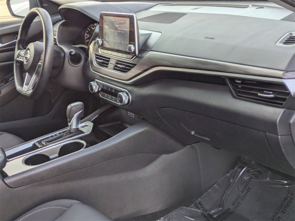 Used 2024 Nissan Altima 2.5 SV image 31