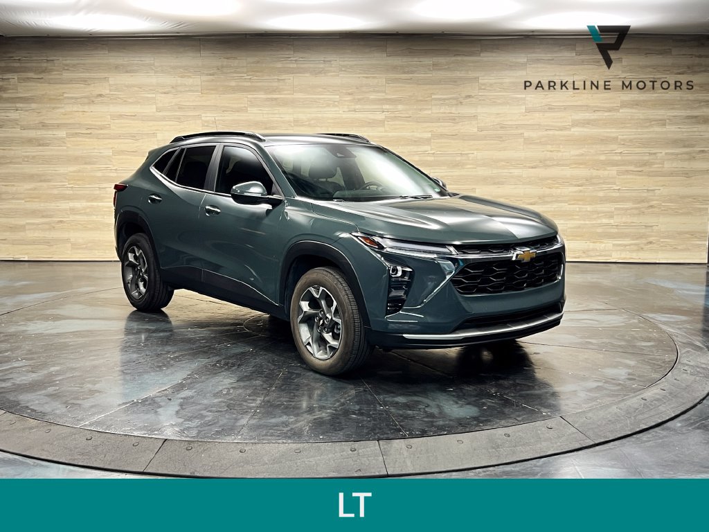 Used 2025 Chevrolet Trax LT w/ Driver Confidence Package FWD 360° Tour