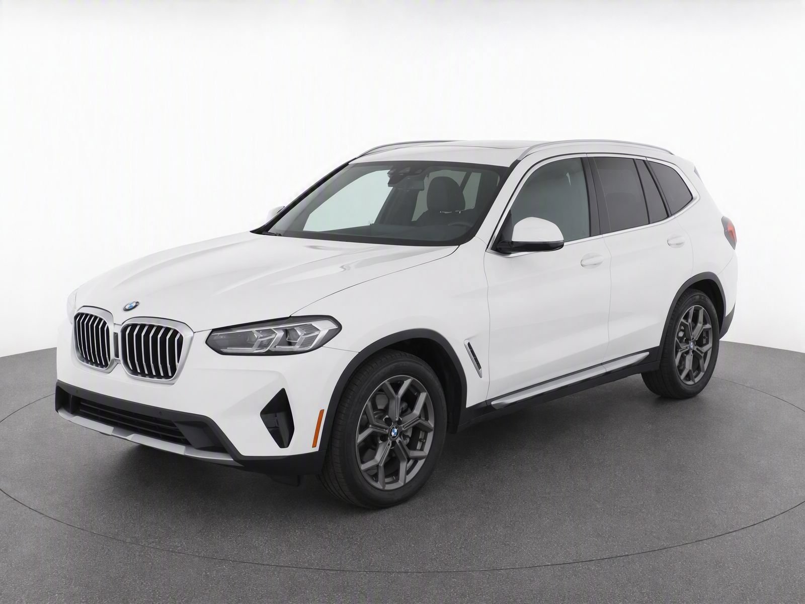 Used 2024 BMW X3 sDrive30i w/ Premium Package RWD image 2