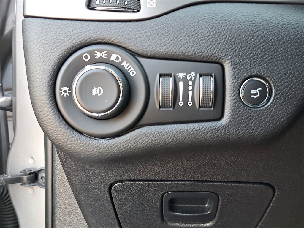 Used 2020 Jeep Cherokee Limited image 27