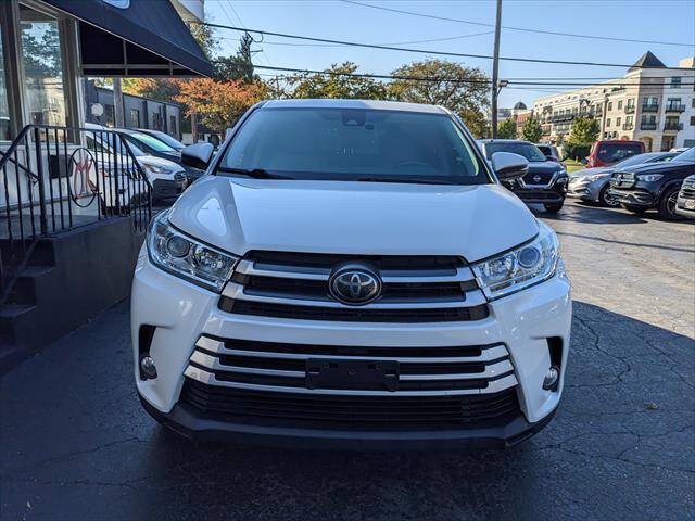 Used 2017 Toyota Highlander Plus w/ Protection Package #3 AWD/4WD image 8