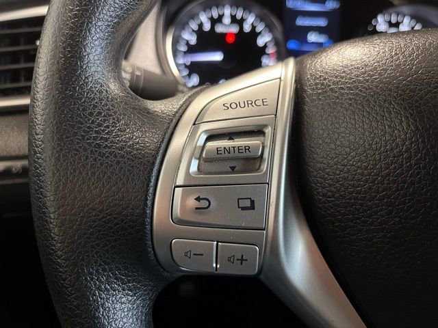 Used 2016 Nissan Rogue S image 22