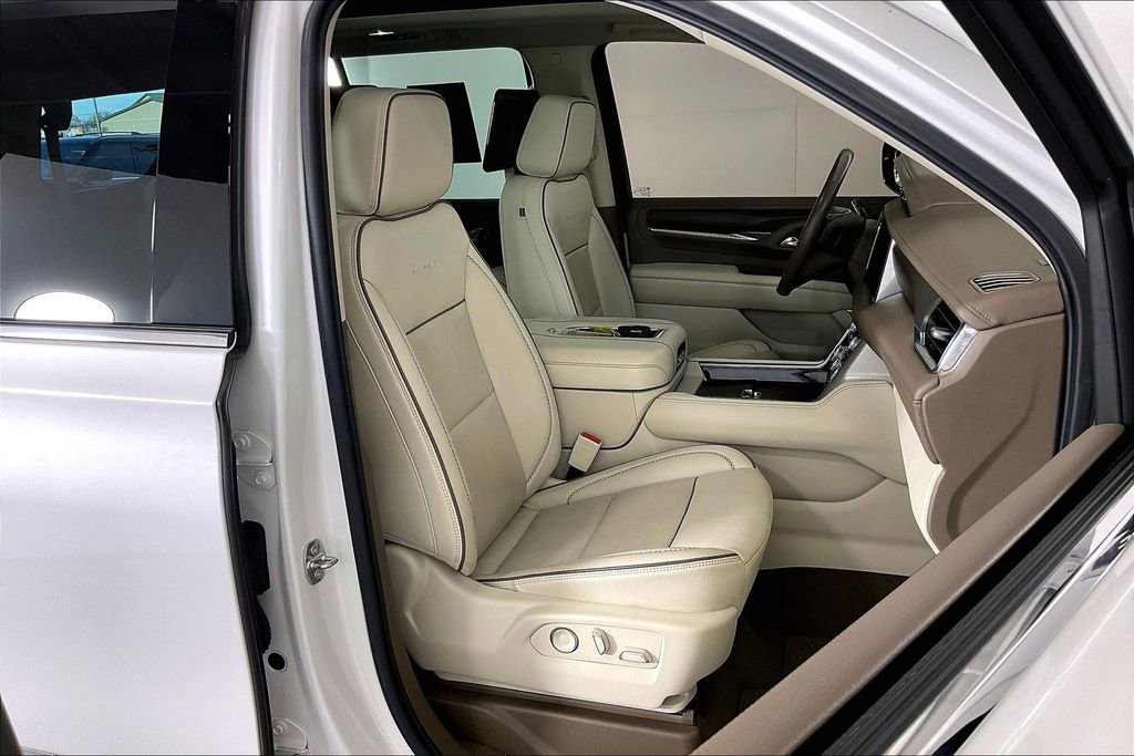 Used 2021 GMC Yukon Denali w/ Denali Ultimate Package image 10