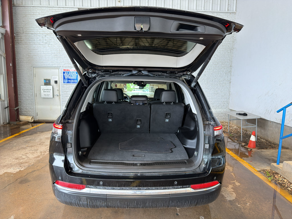 Used 2024 Jeep Grand Cherokee Limited AWD/4WD image 9