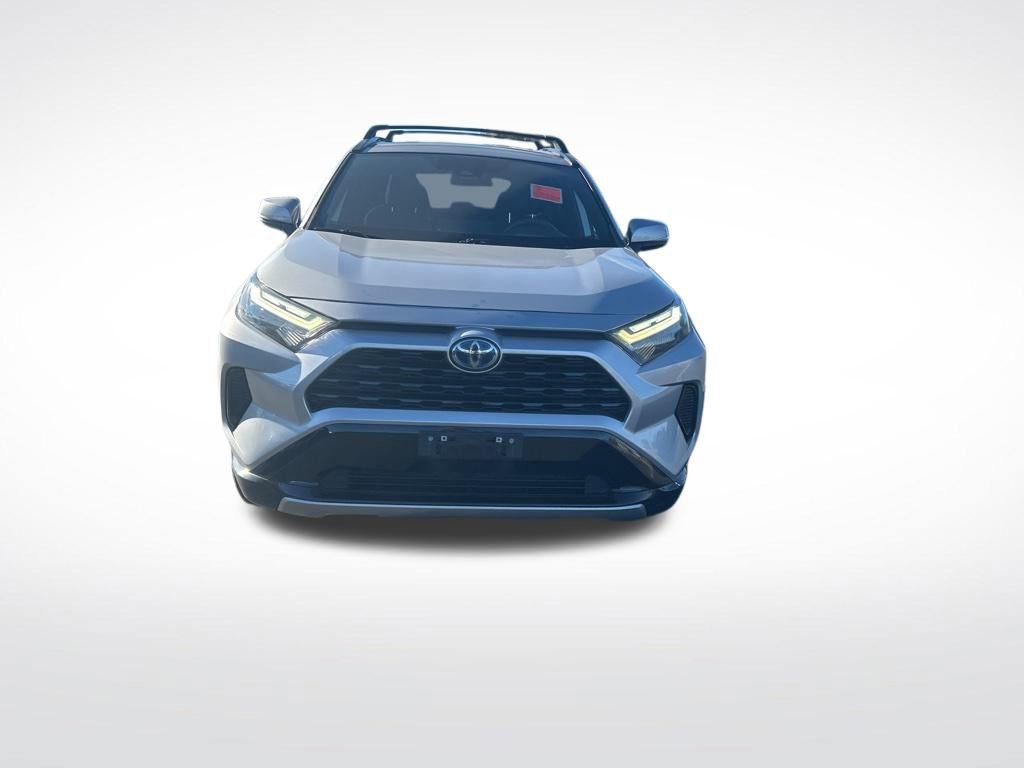 Used 2022 Toyota RAV4 SE image 3