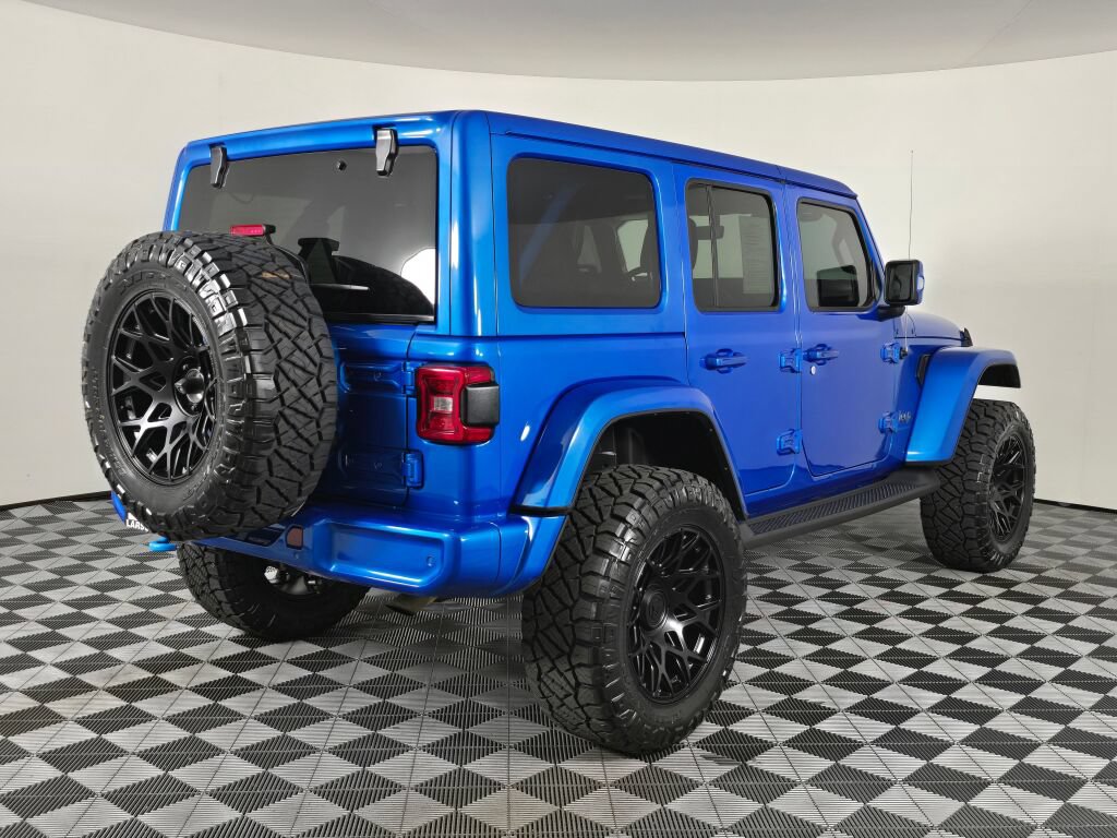 Used 2023 Jeep Wrangler Unlimited Sahara AWD/4WD image 3