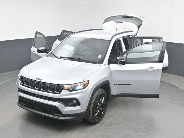 Used 2025 Jeep Compass Latitude w/ Altitude Special Edition AWD/4WD image 47