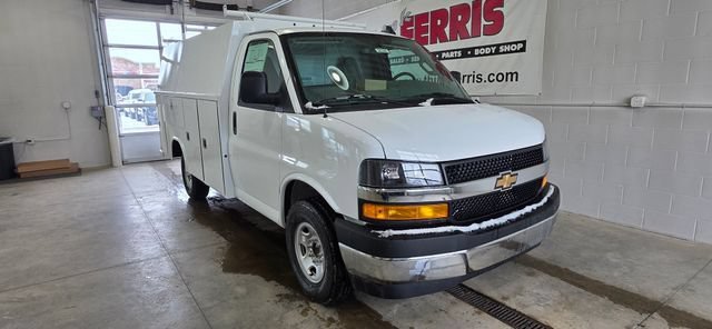 New 2026 Chevrolet Express 3500 w/ Power Convenience Package RWD image 9