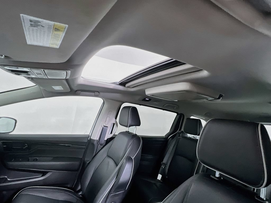 Used 2025 Honda Odyssey Elite image 22