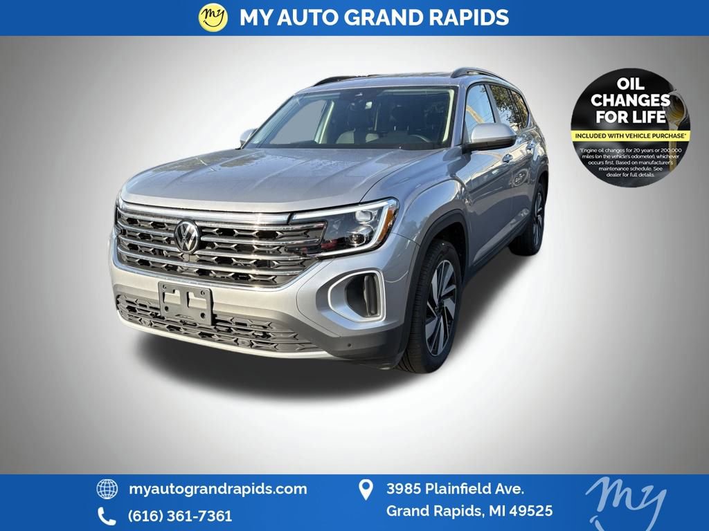 Used 2024 Volkswagen Atlas SE image 2