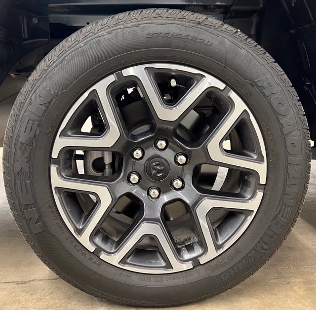 Used 2026 RAM 1500 Laramie AWD/4WD image 8