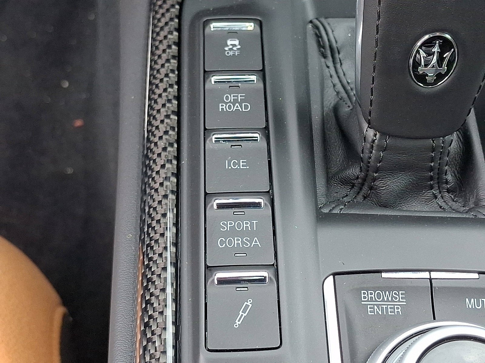Used 2024 Maserati Levante Trofeo AWD/4WD image 27