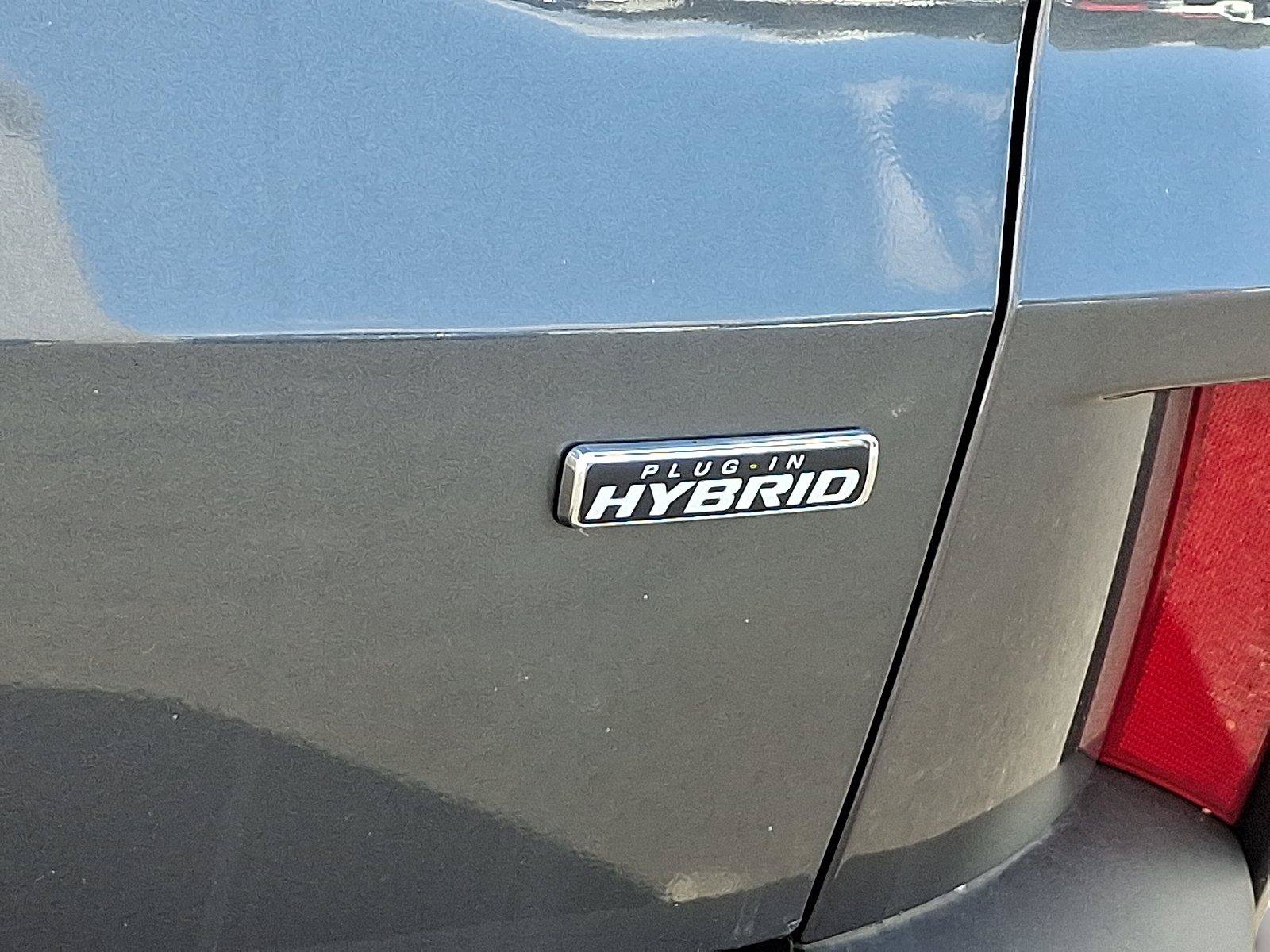 New 2024 Ford Escape SE w/ PHEV Premium Package FWD image 17