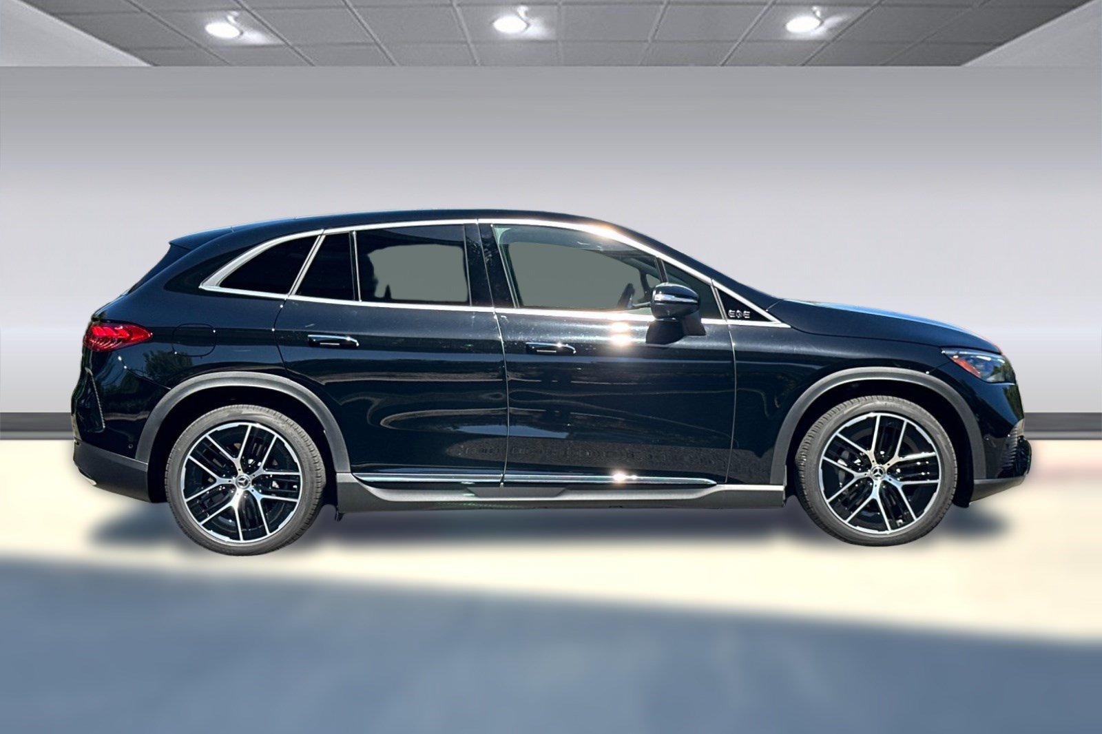 Used 2026 Mercedes-Benz EQE 320 4MATIC SUV image 7